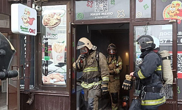 В Тюмени ликвидировали пожар в кафе торгового центра