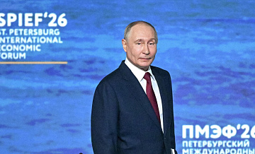 Путин провел на полях ПМЭФ рабочую встречу с Бегловым