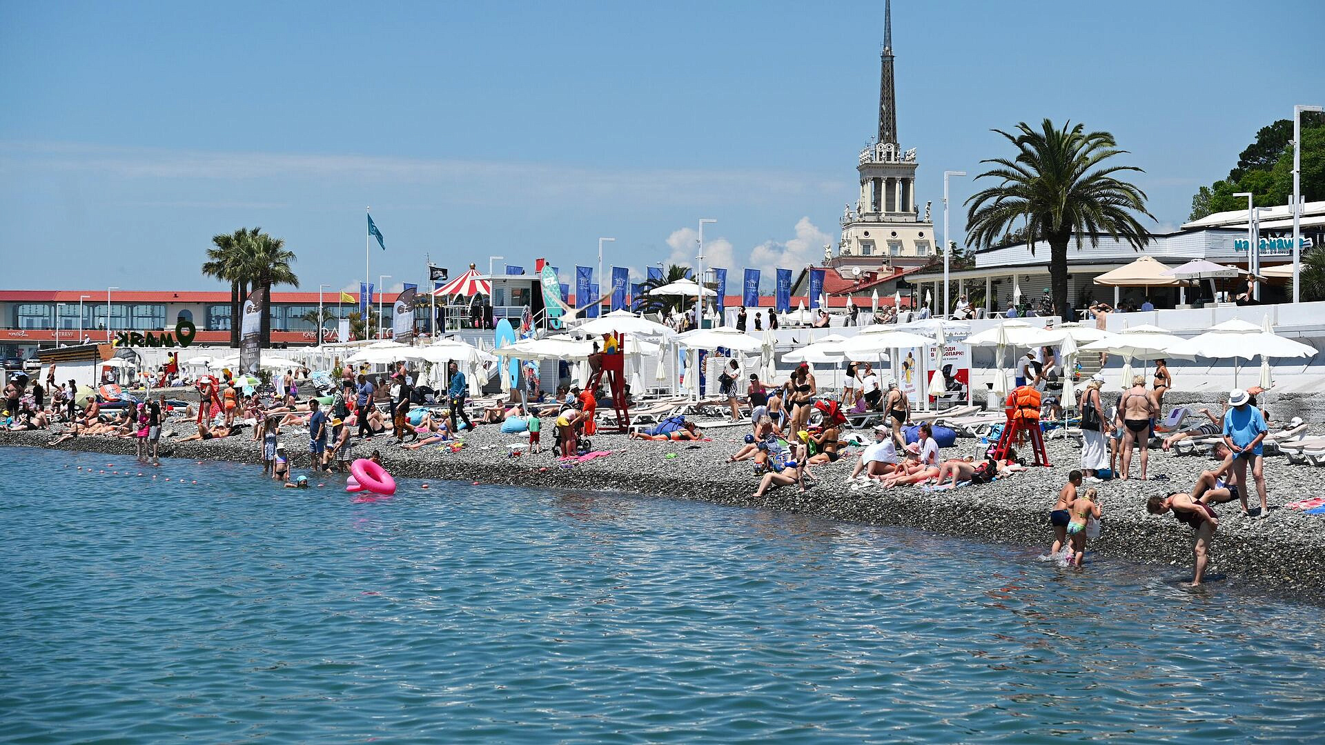 В Сочи катер наехал на купающегося в море мужчину и скрылся