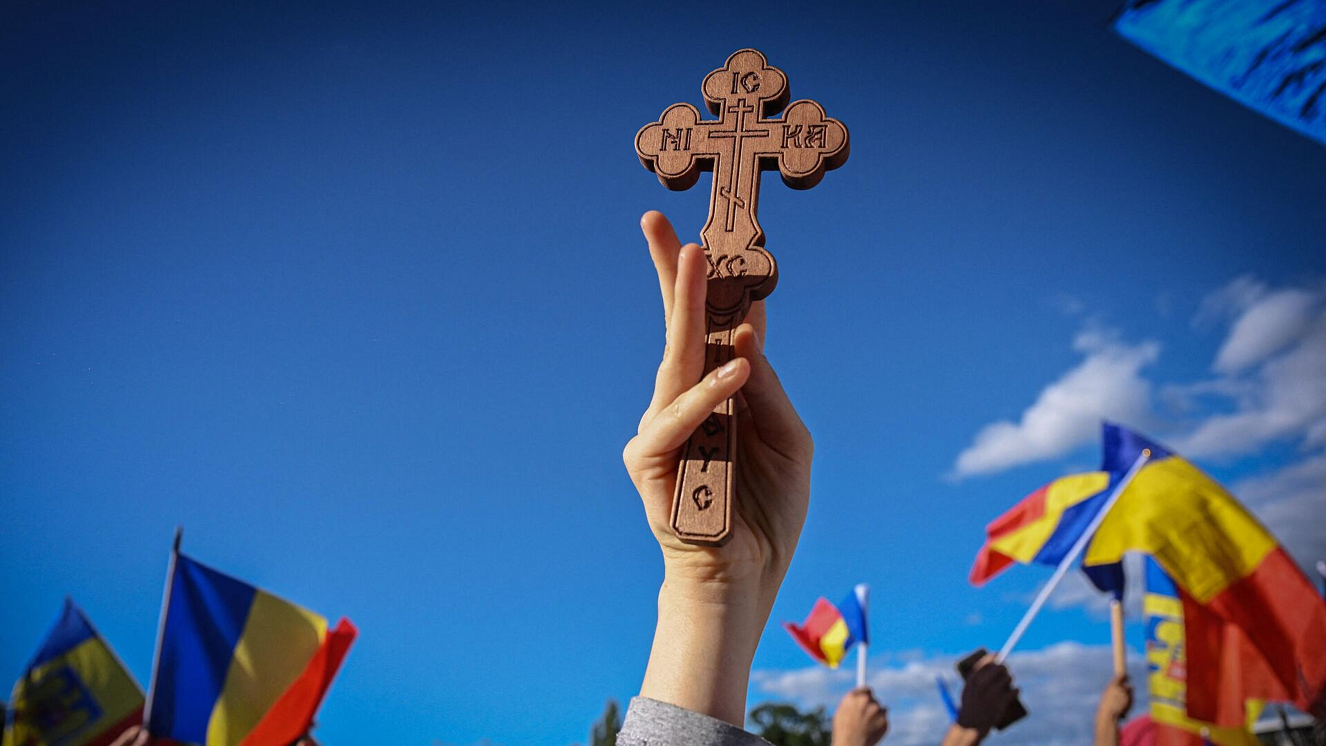 ��������� ������ AUR �� �������� �������� � �������� � ������-�����������