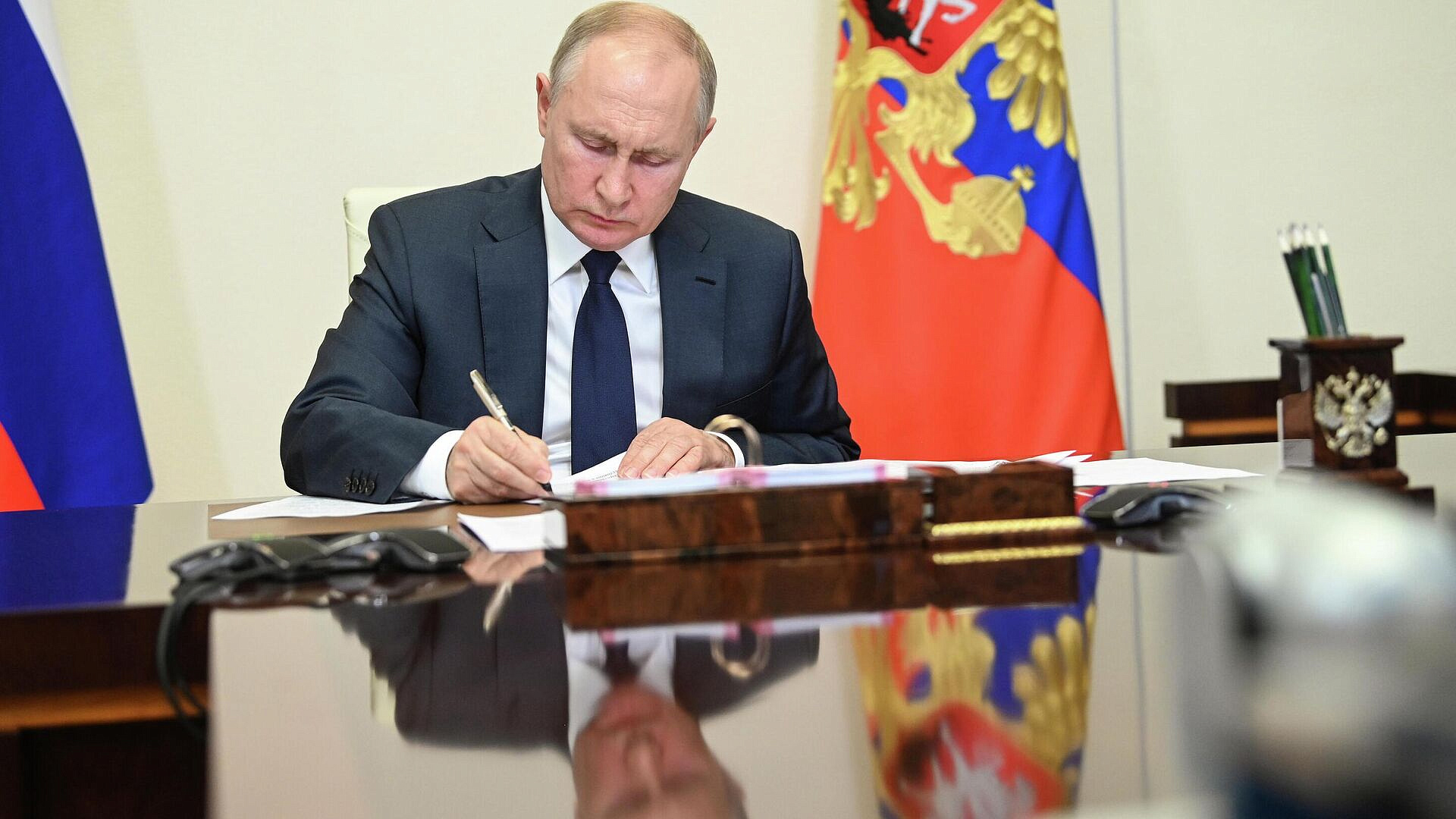 Путин подписал закон, расширяющий цели волонтерства в стране