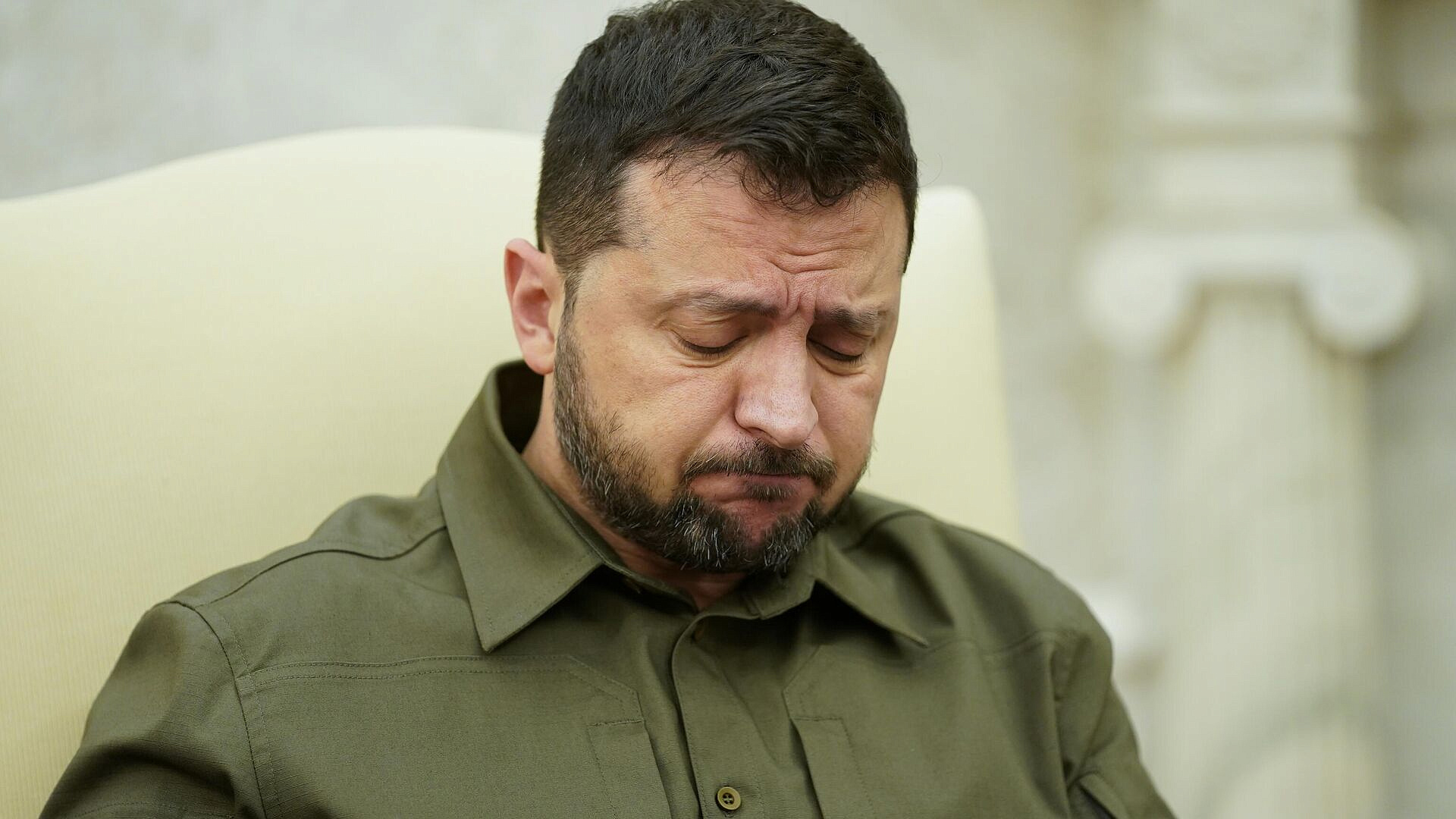 Зеленский привык слышать, что только Киев определяет мир, заявил Уолтц