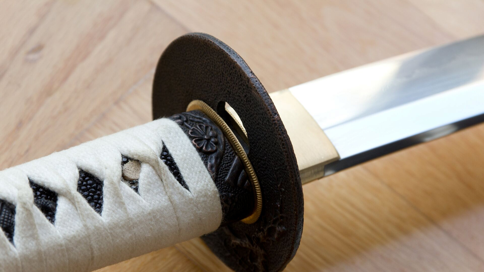 В Ленинградской области задержали мужчину, ударившего собутыльника катаной