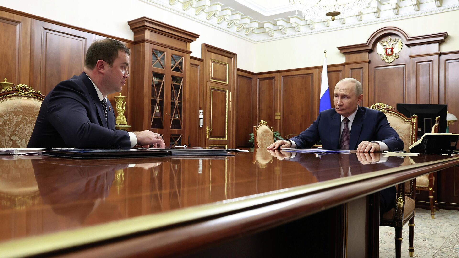 Путин поручил решить проблему обманутых дольщиков в Омской области