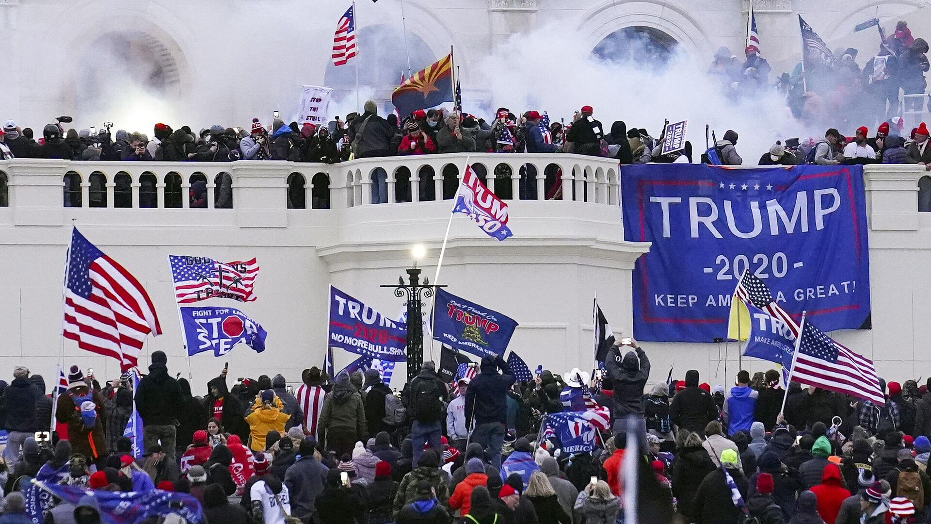 Трамп уволит коррумпированных сотрудников ФБР