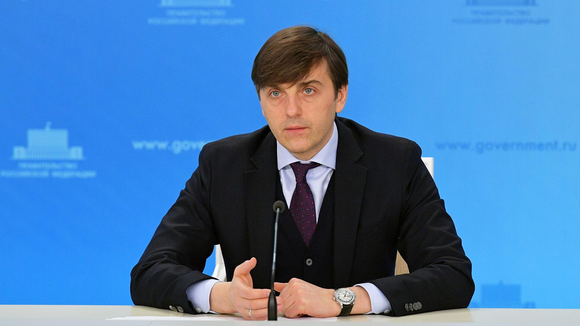 Число студентов из Казахстана может превысить 100 тысяч, заявил Кравцов
