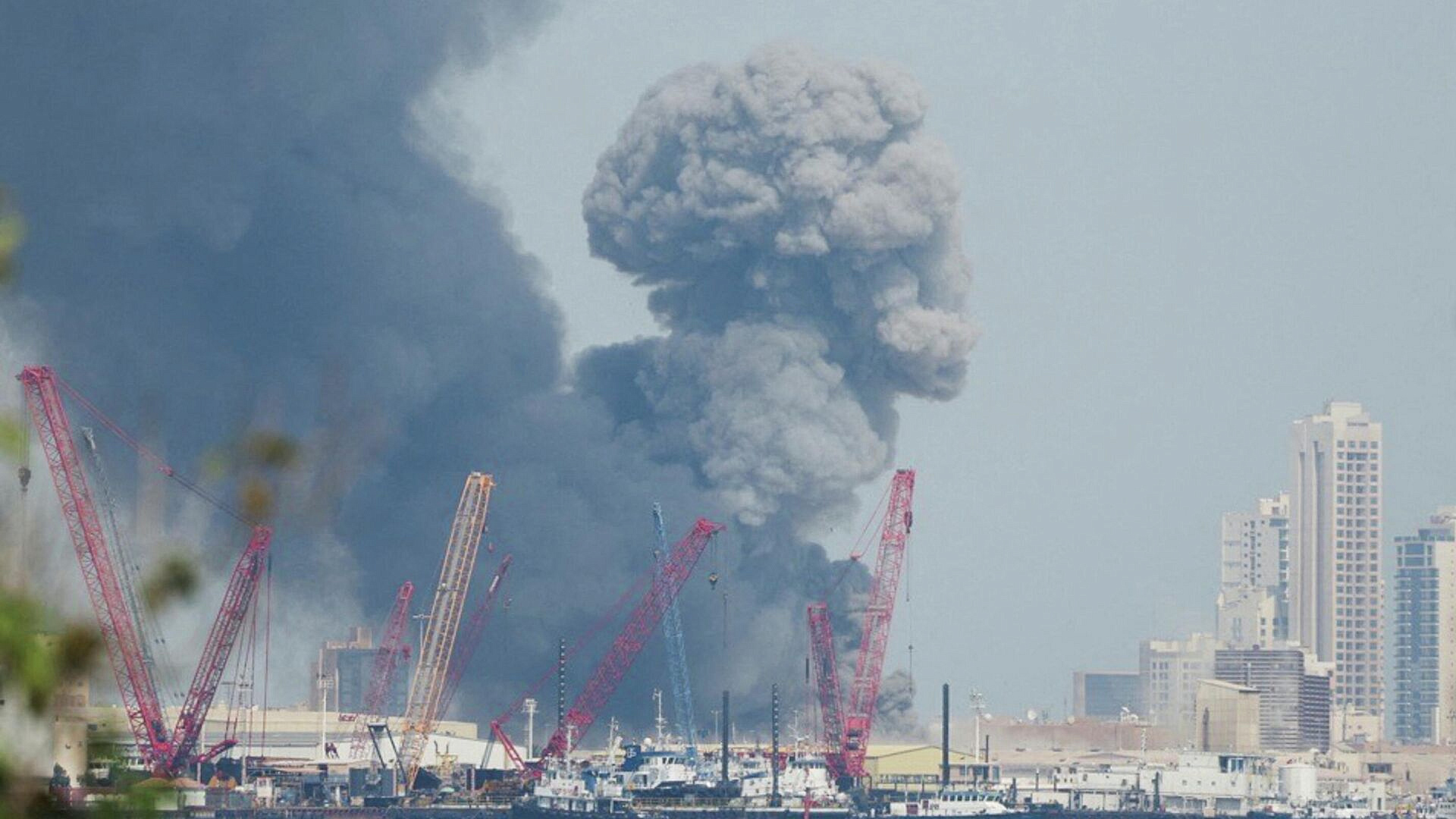 Бахрейн эвакуирует жителей района, где дислоцирован флот ВМС США