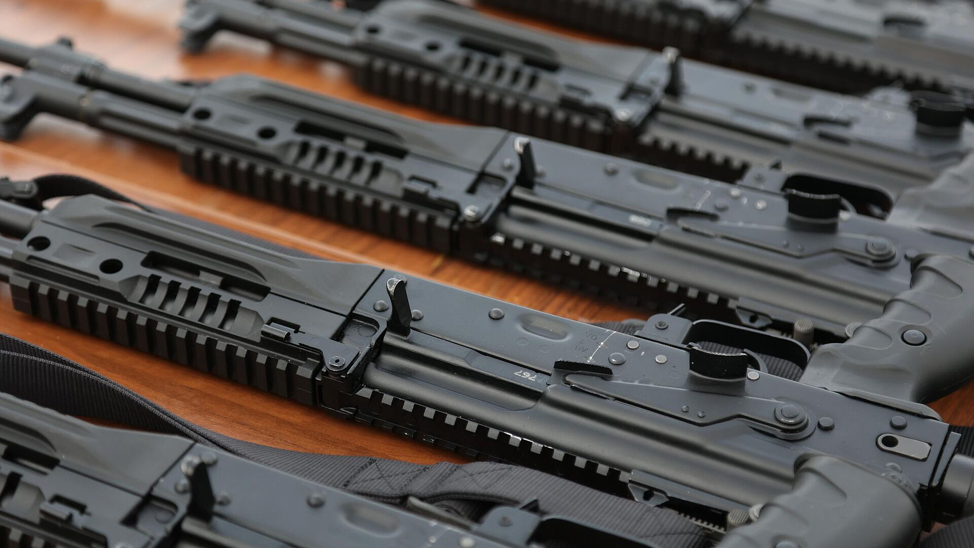 "Калашников" отгрузил первую партию новых АК-12