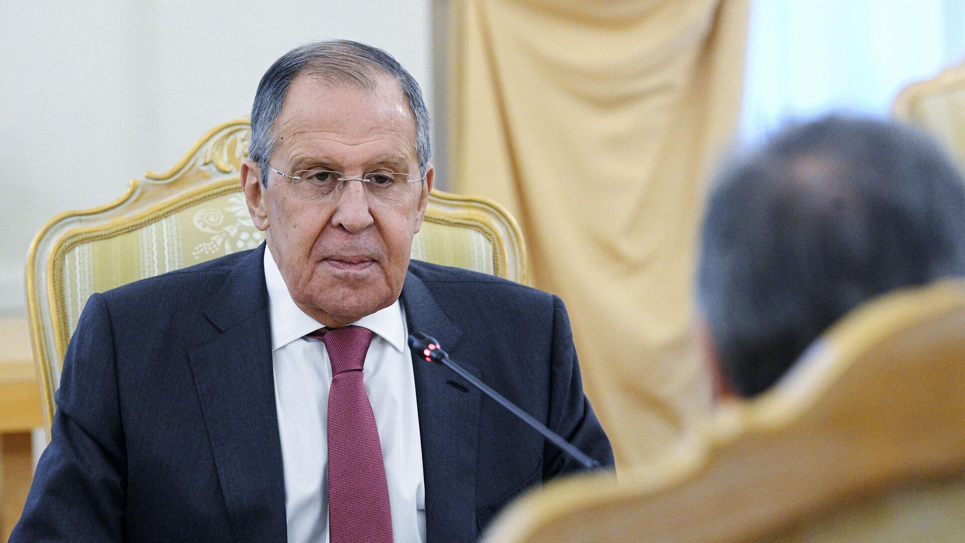 Лавров призвал Запад к честным переговорам по украинскому конфликту