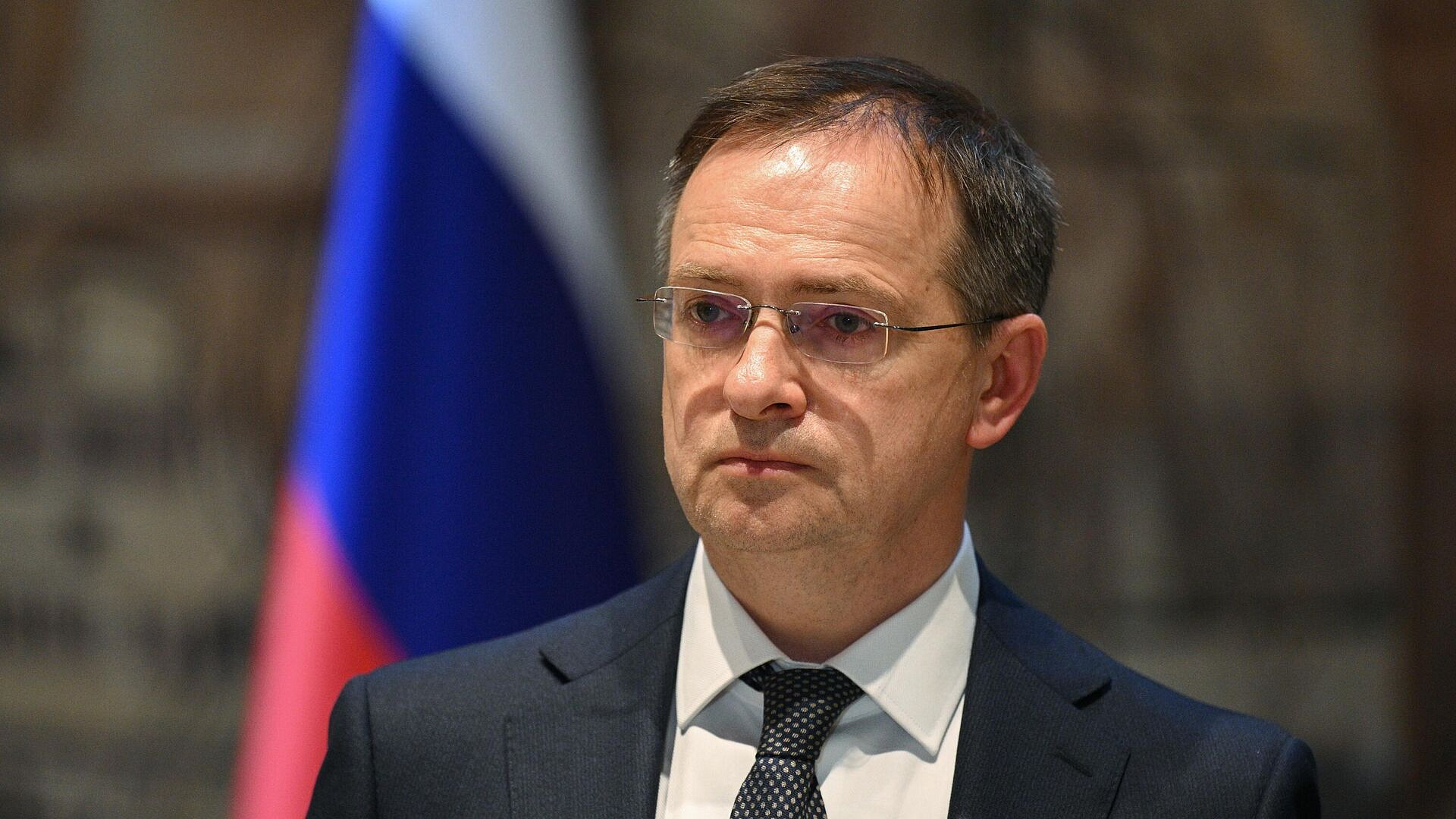 Мединский рассказал о сложностях согласования обмена пленными с Украиной