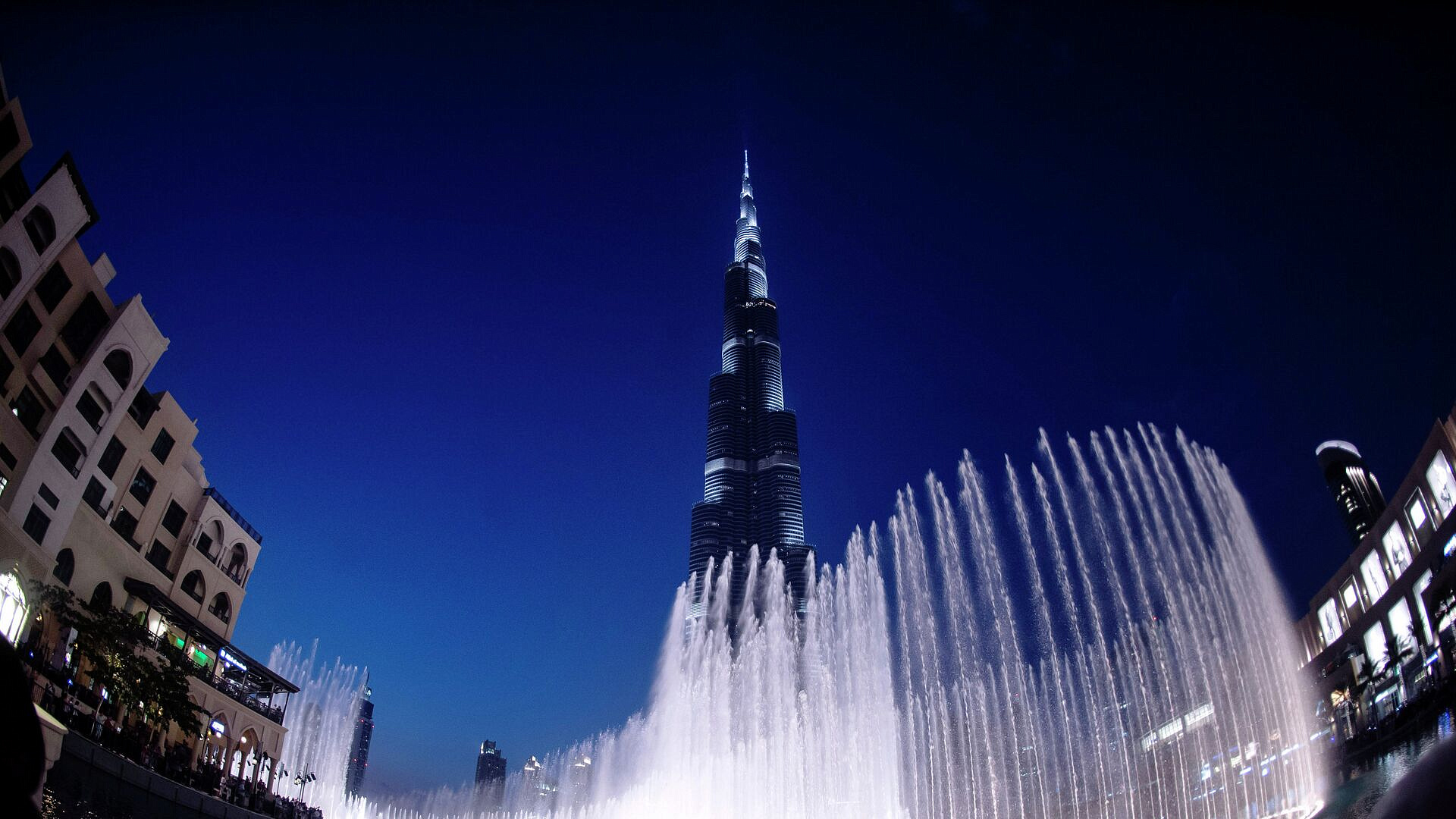 Туристам из России разрешили продлить номера в отеле в Дубае без оплаты