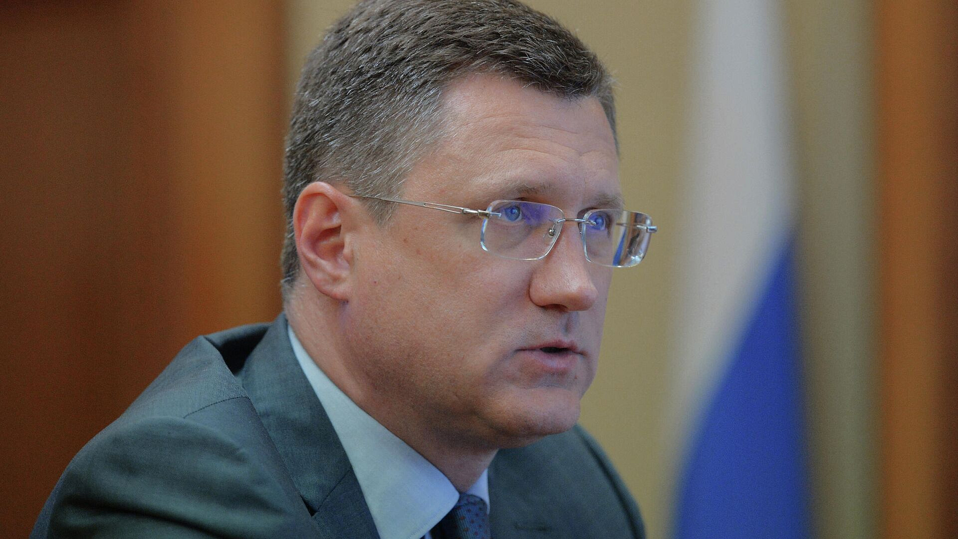 Российские компании ищут новые источники финансирования, заявил Новак