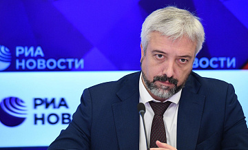 Граждане Запада все чаще просят о переселении в Россию, заявил Примаков