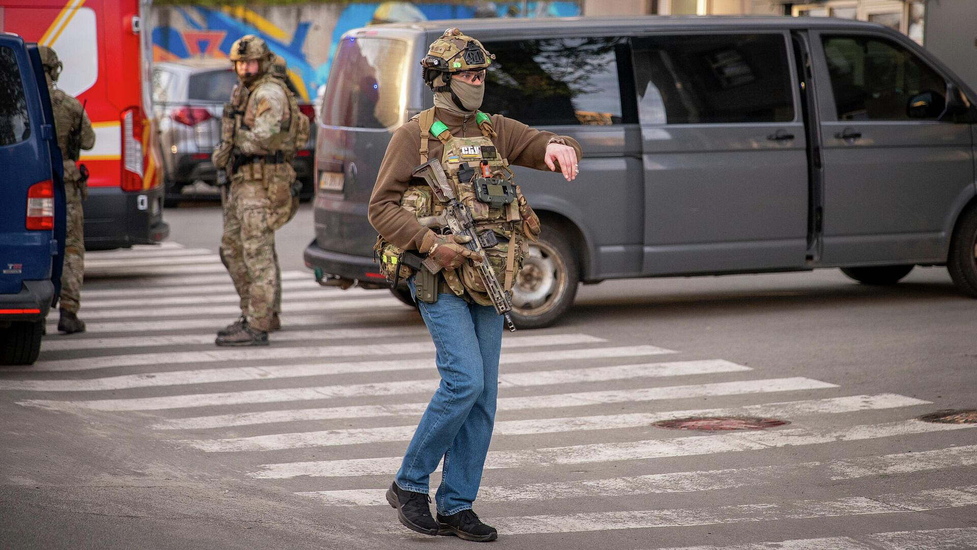 В Киеве суд арестовал двух полицейских, бросивших людей во время стрельбы