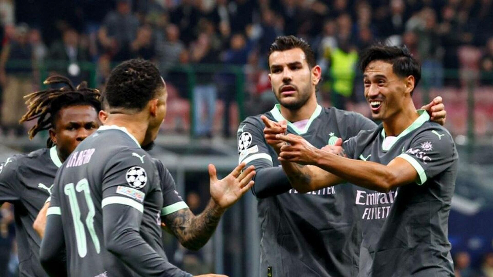 "Милан" вышел на второе место после победы над "Торино" 