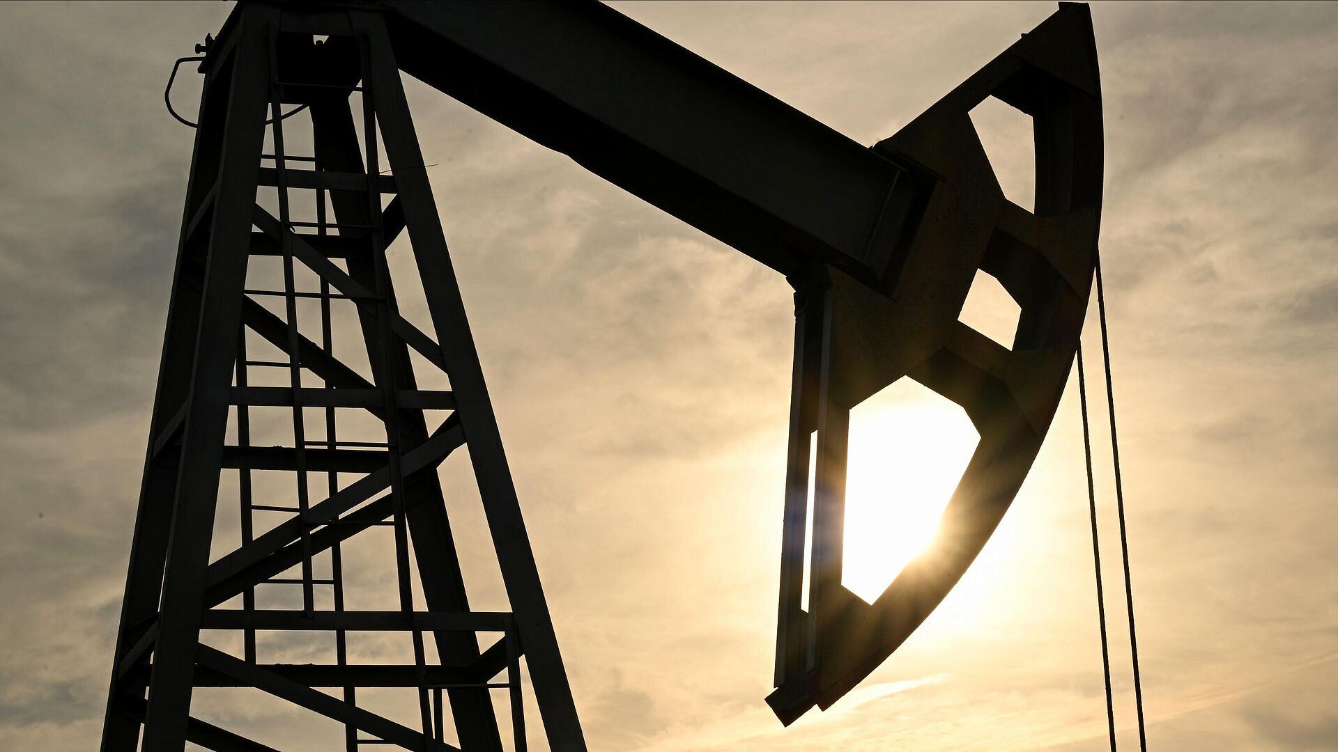 Цена нефти Brent растет на фоне отмены переговоров США и Ирана