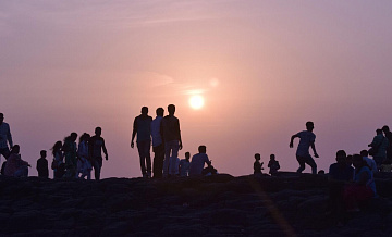 Россияне рассказали, с кем предпочитают отдыхать в отпуске