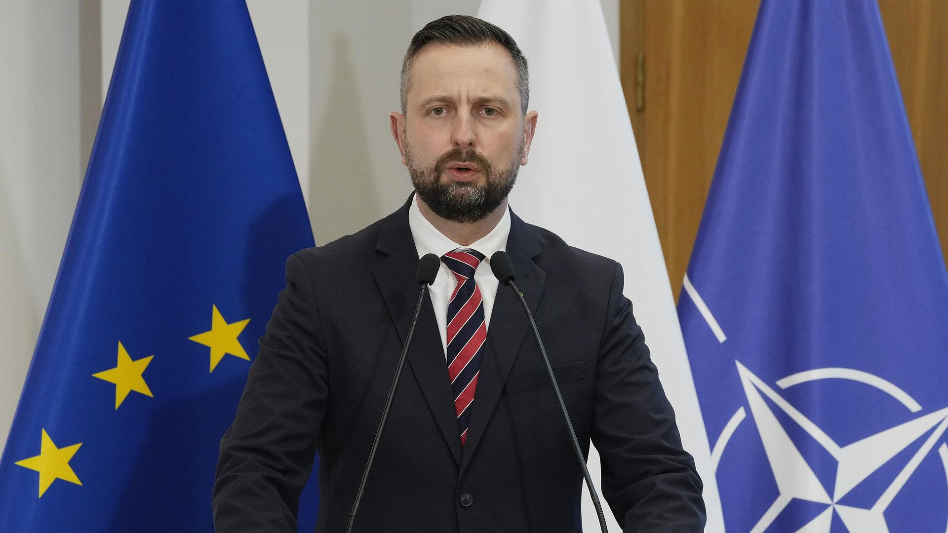 Министр обороны Польши опроверг слова о нежелании размещать ядерное оружие