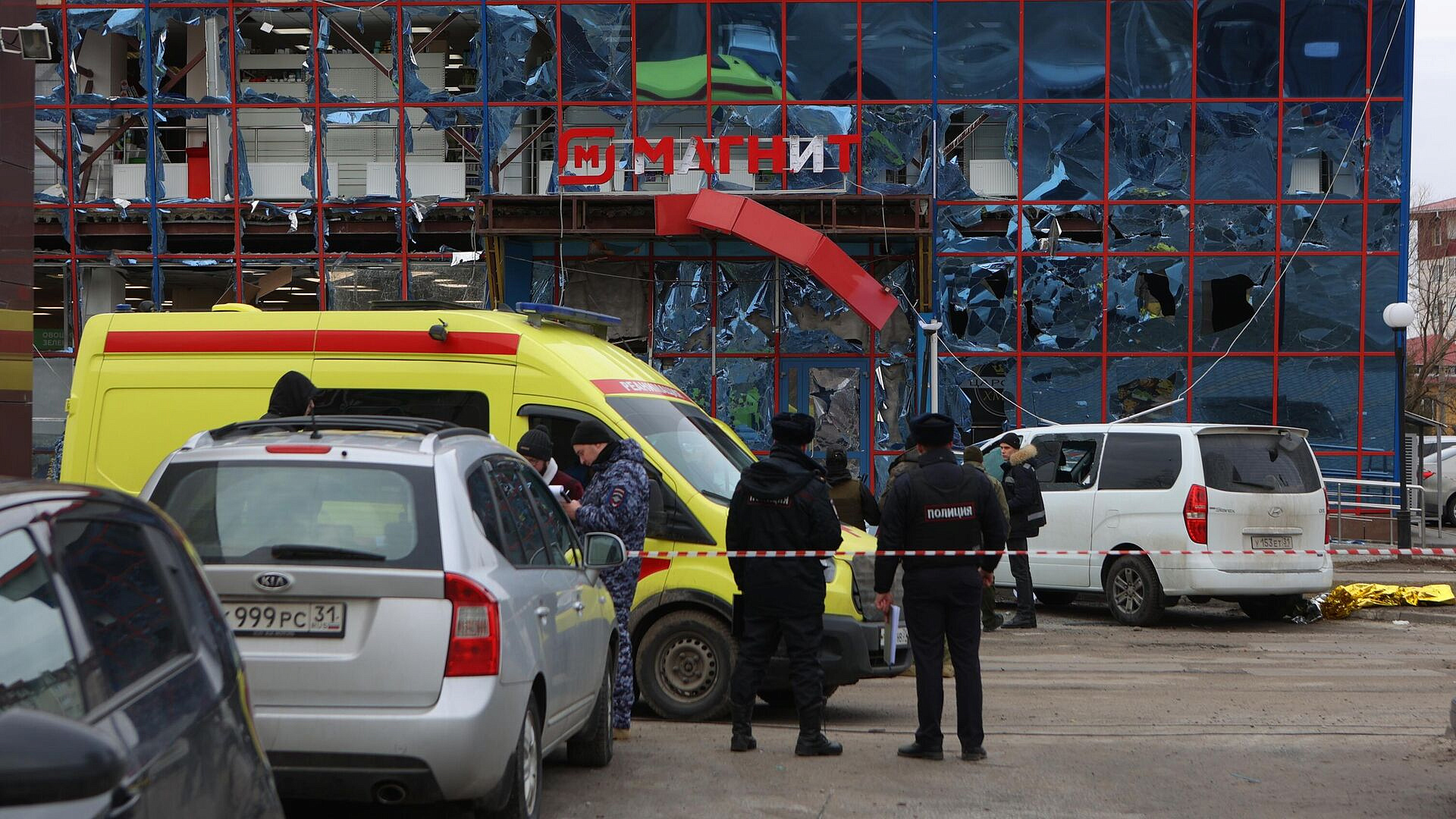 При ударе ВСУ по Белгороду в 128 квартирах выбиты окна