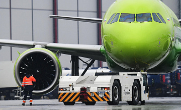 Медсестра из Тульской области спасла женщину на борту самолета