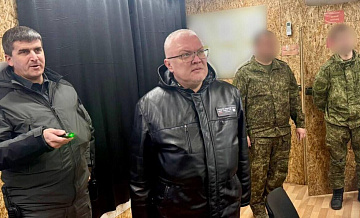 Кировский губернатор привез гуманитарный груз бойцам СВО