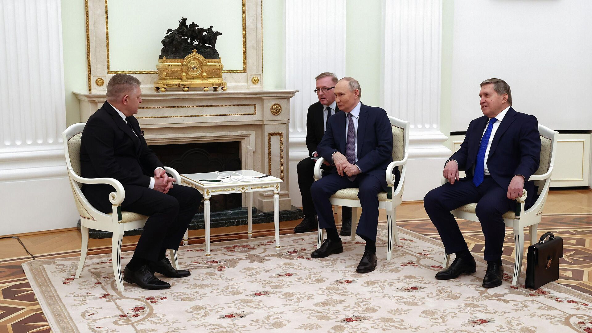 ������ ������ �������� ������ � ���� �������������