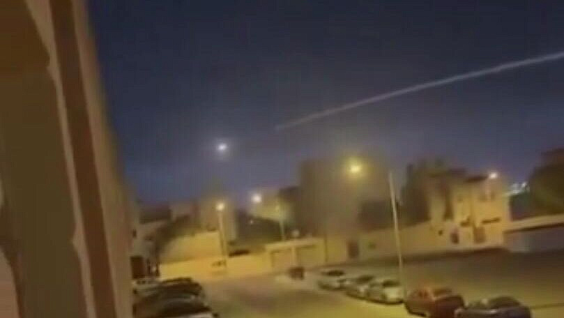 В Бахрейне четыре человека пострадали при перехвате иранских беспилотников