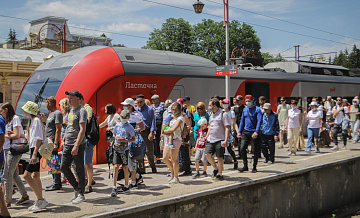 Четыре из задержанных поездов в Крым прибыли в конечные пункты