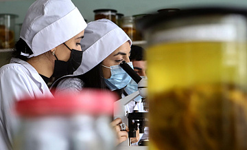 Выпускники медицинских вузов чаще всего работают по профессии