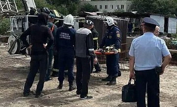 В Воронеже при падении строительного лифта погибли два человека