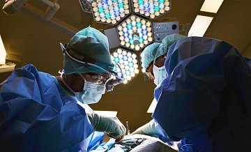 В Приморье врачи удалили редкую опухоль весом почти 1,5 килограмма