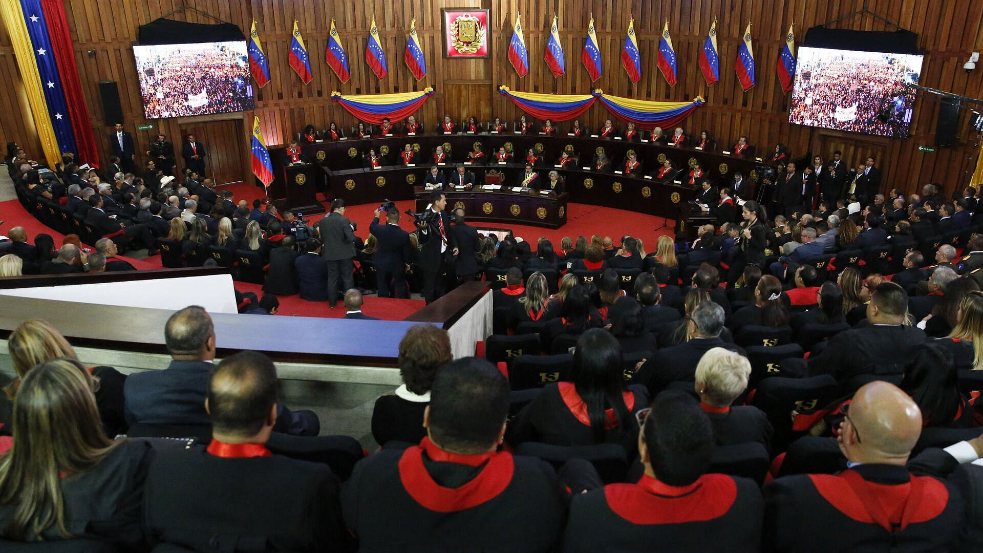 Оппонент Мадуро не явился в суд, расследующий вмешательство в выборы