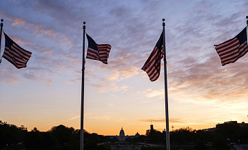 Российская парламентская делегация покинула спецборт в Вашингтоне