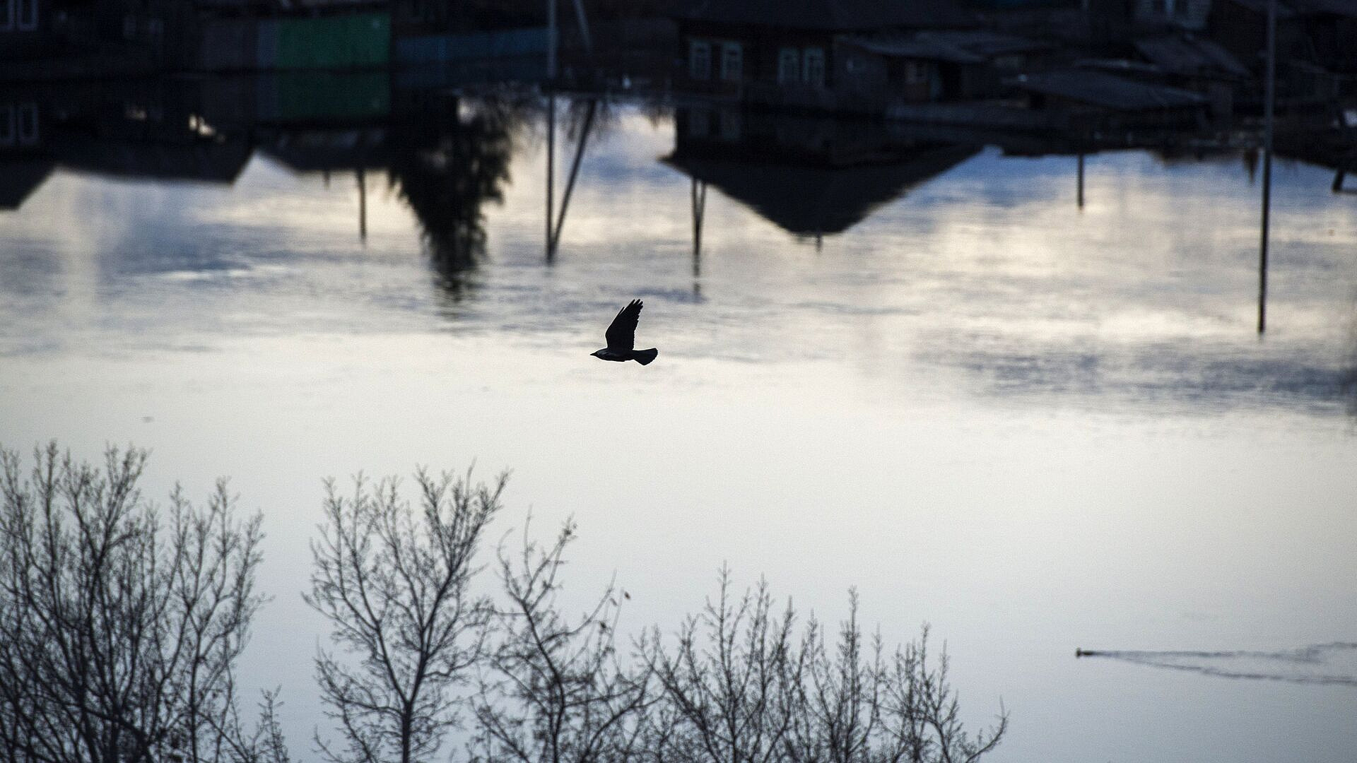 Паводок оставил без транспортного сообщения три села в Саратовской области