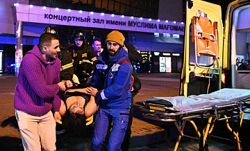 Волонтеры принесли воду и другую помощь для пострадавших в "Крокусе"