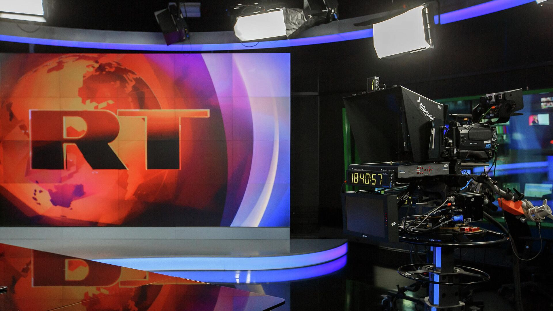 Американский журналист попросил Трампа отменить запрет российских СМИ