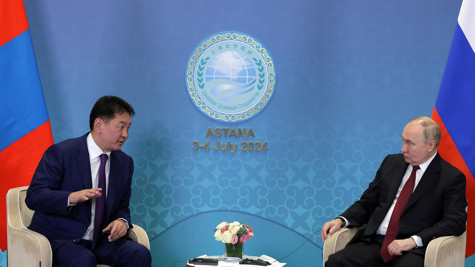 Путин и Хурэлсух возложат цветы к памятнику маршалу Жукову в Монголии