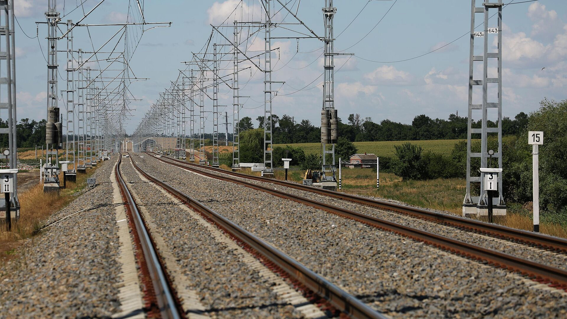 Дрозденко рассказал о сошедшем с рельсов в Ленобласти товарном составе