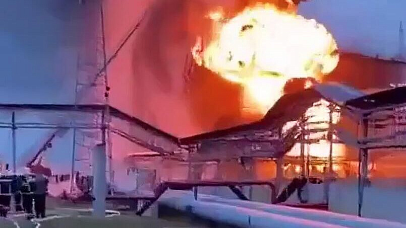 На нефтебазе на Кубани после удара ВСУ полностью выгорели два резервуара На нефтебазе на Кубани после удара ВСУ полностью выгорели два резервуара