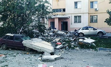 Очевидец рассказал, как упавшая при взрыве в Саратове плита упала на машину