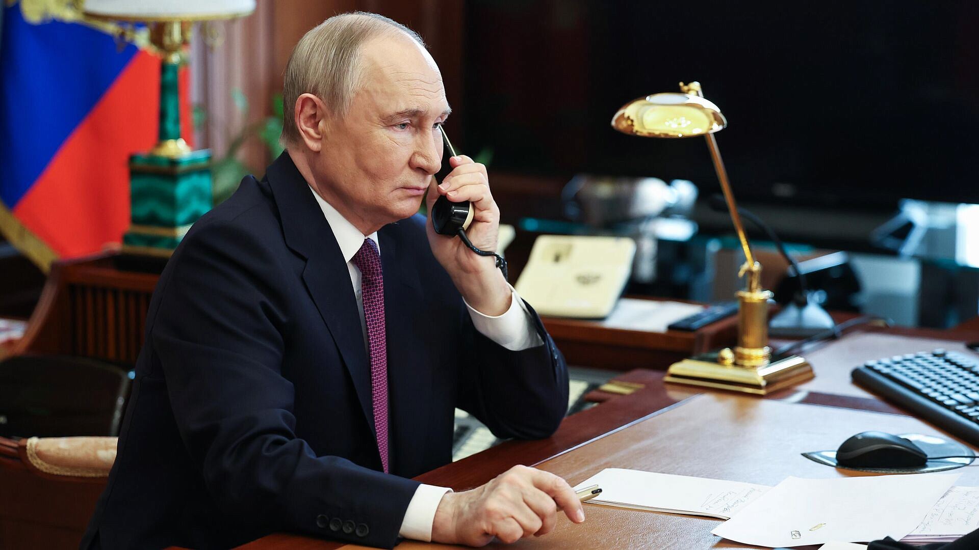 В Кремле рассказали, о чем Путин говорил с ближневосточными лидерами