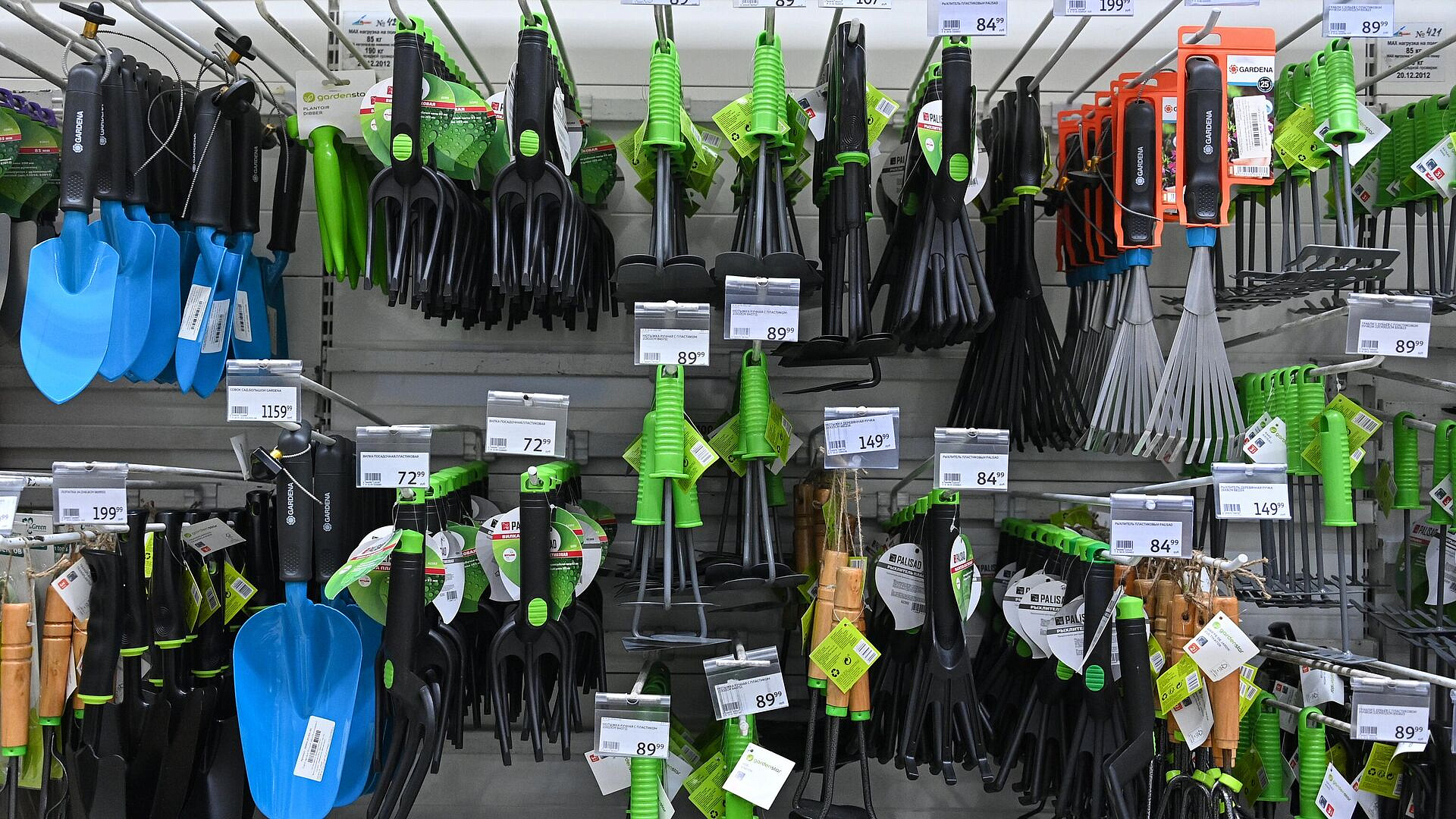 Россияне стали чаще заказывать товары для дачи перед майскими праздниками