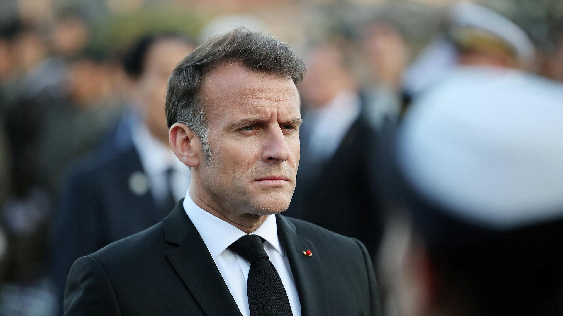 Макрон призвал объединиться для достижения независимости от США