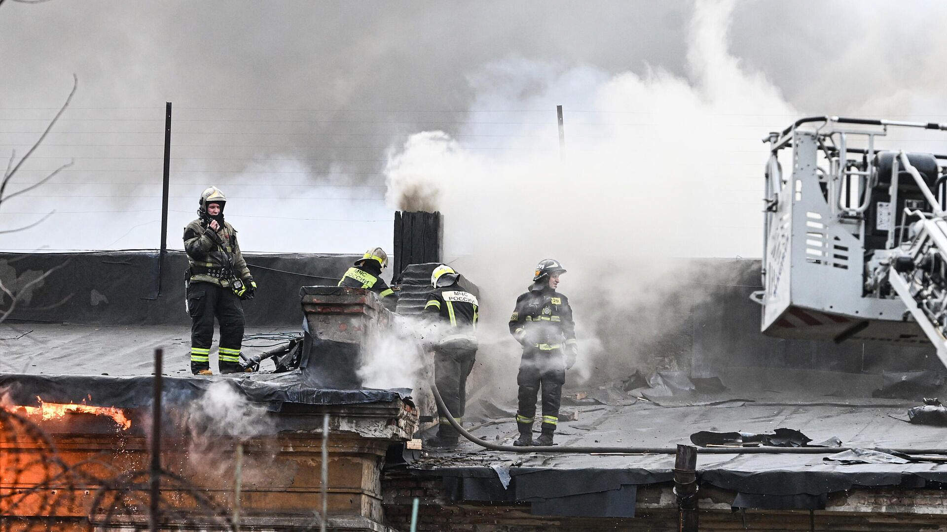В Великом Новгороде потушили пожар на центральном рынке
