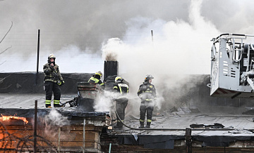 В Великом Новгороде потушили пожар на центральном рынке