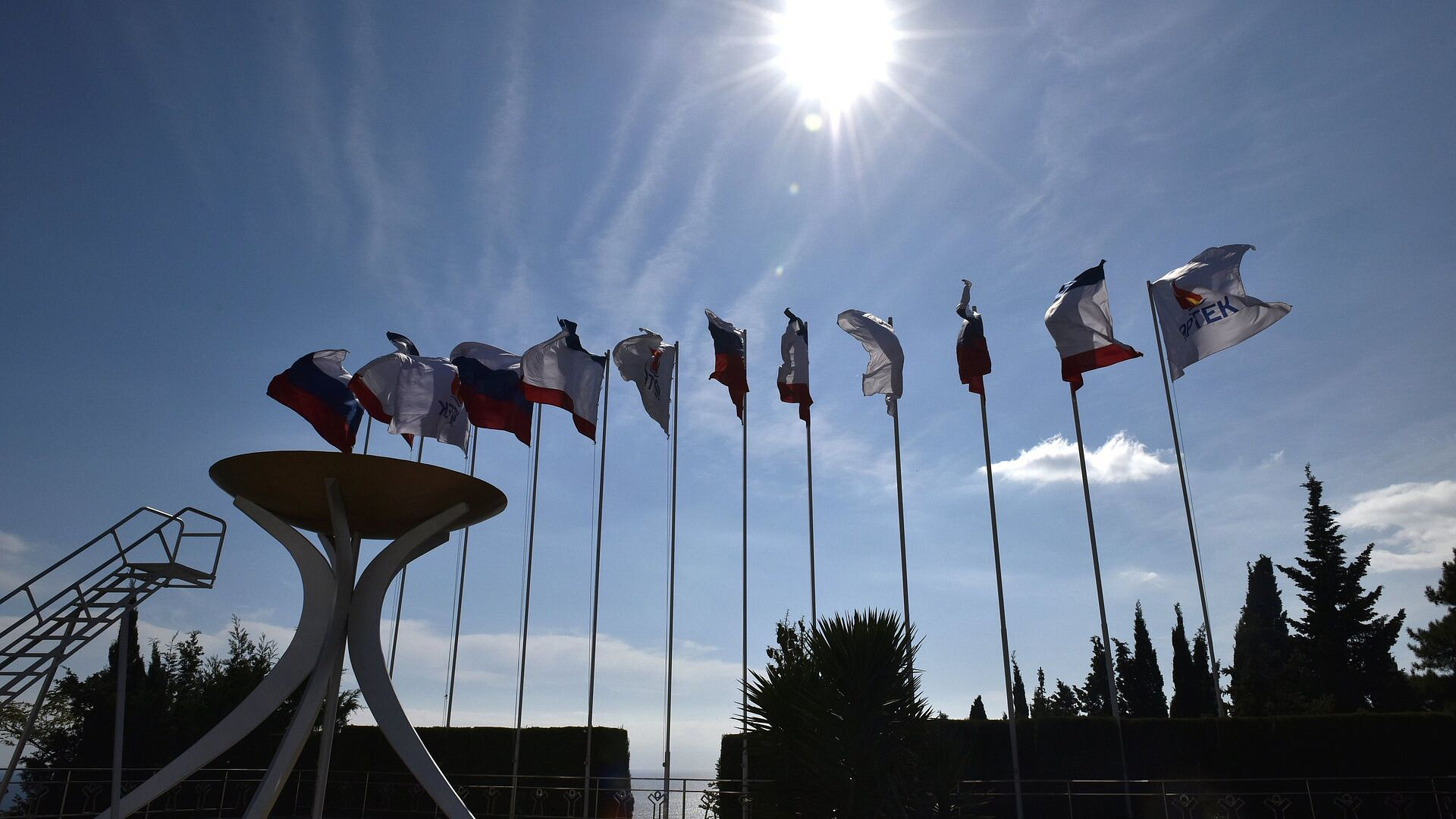 В "Артеке" провели флешмоб в честь Дня космонавтики