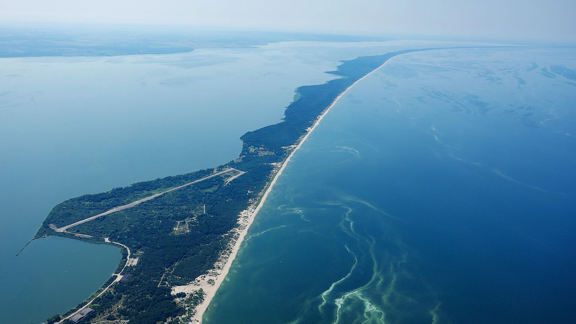 Под Калининградом замерзшая переправа отрезала путь жителям Балтийской косы