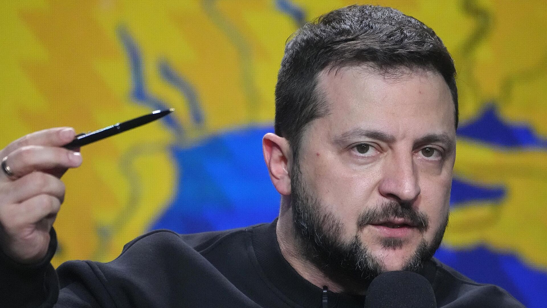 Все начинает рушиться. Зеленскому сообщили неожиданные новости с фронта