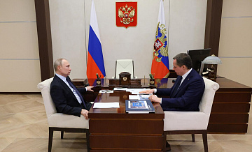 В Кремле еще не рассматривали идею о награждении губернатора Гладкова