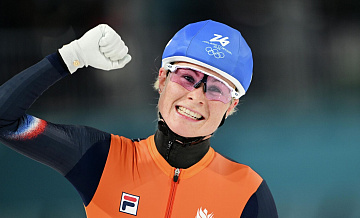 Нидерландская конькобежка выиграла масс-старт на Олимпиаде в Италии